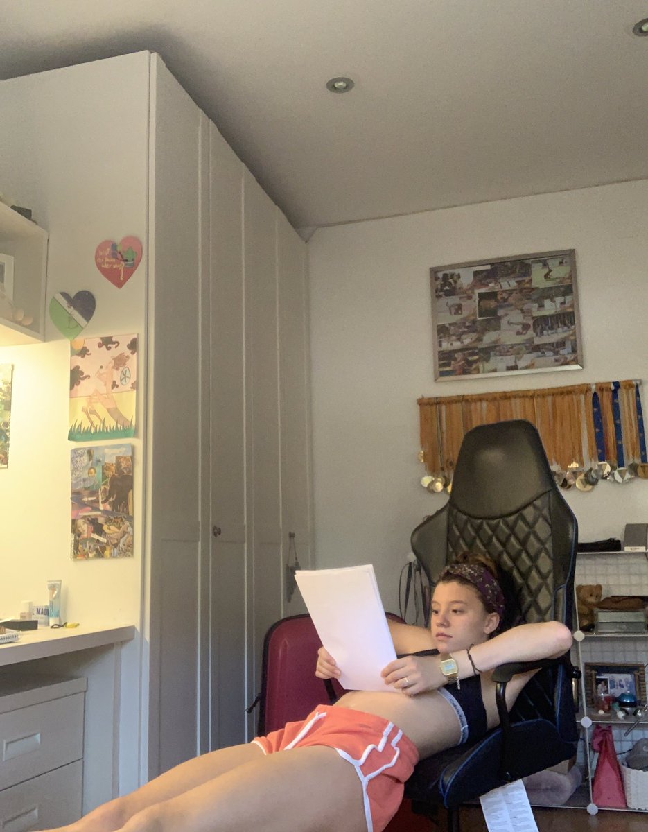 - perque no vas a la biblio?
jo estudiant: