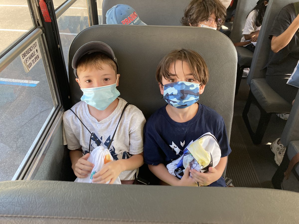 BBH_Yoo's tweet photo. Turtle Back Zoo, here we come!! #TeamMackay https://t.co/jB0mdWhuUR