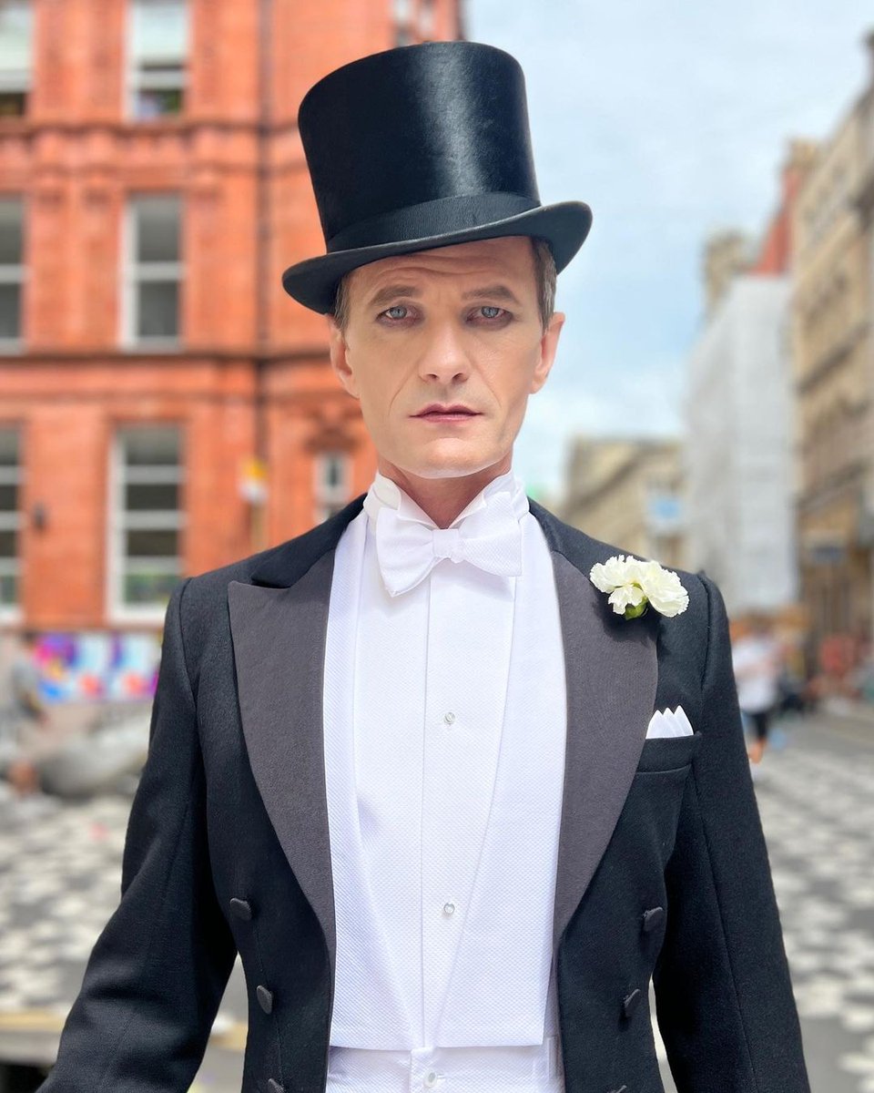bbcdoctorwho's tweet photo. A very happy birthday to Neil Patrick Harris, filming new #DoctorWho today! 🥳🎩

📸 @ActuallyNPH himself https://t.co/6qntEqUE9n