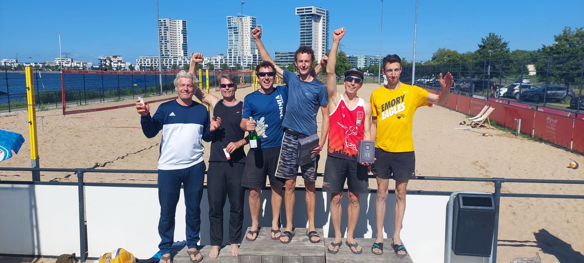 BeachClubRdam's tweet photo. Wat een heerlijke editie van de Divisietoernooien @nlbeachvolley afgelopen weekend! Dank aan alle deelnemers en organisatie! 

Komende zaterdag het Rotterdams Beach Circuit en zaterdag 16 juli de volgende divisietoernooien! https://t.co/IKzjeEuGK0

#ikwilbeachen #rotterdamsport https://t.co/uWoOIo0dBD