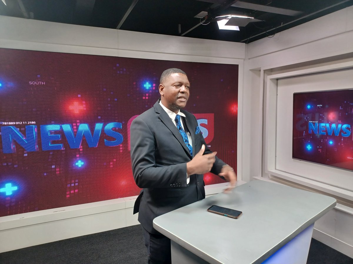 #ZTNPrime's <a href="/munatsib/">Blessing Munatsi</a> brings you the latest stories on #NewsPlus at 19:00hrs, courtesy of #DStv294
Headlines...
🔵NEW SALARY OFFER TABLED. WILL CIVIL SERVANTS OBLIGE?

🔵US$1 BILLION TO SORT OUT CAPITAL CITY'S WATER PROBLEMS

🔵CUPID FINDS VP CHIWENGA'S HEART
#GetThePicture