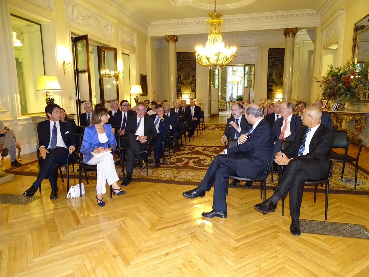 ItalyinSpain's tweet photo. La Min. della Giustizia, Marta #Cartabia, in missione istituzionale a #Madrid.
Riunione bilaterale con l'omologa Pilar #Llop, evento con esponenti di importanti gruppi finanziari e imprenditoriali spagnoli e Dottorato Honoris Causa in Giurisprudenza all'Università Complutense🇮🇹🇪🇸 https://t.co/rZteQnx6GF
