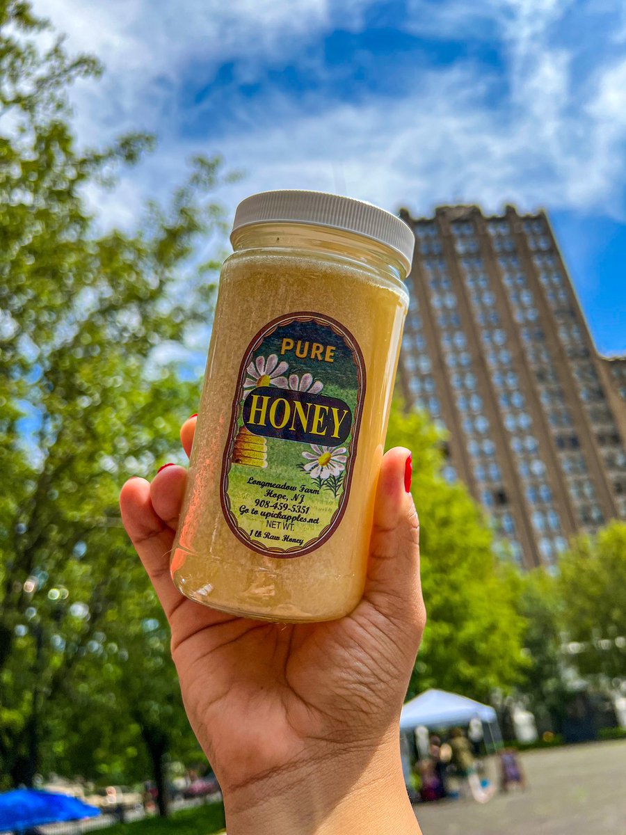 DowntownNewark's tweet photo. Tomorrow is our NDD Downtown Market and we want you to get the best for your buck! Make sure to stop by our kiosk to find out how you can double your bucks with your EBT card!  The Urban Agriculture Cooperative will also be taking senior and wick checks!

#NDDDM #2022NDDMarket https://t.co/teC25HsEPD