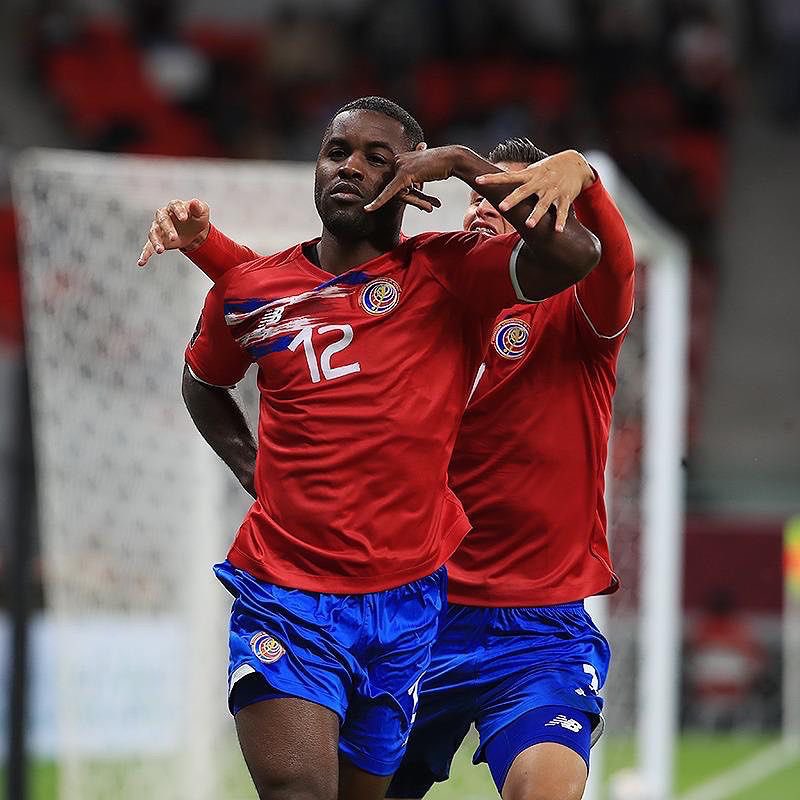 joel_campbell12's tweet photo. Para los que me conocen bien saben lo importante que es para mi trabajar mi mente y saben que todo lo VISUALIZO 🧠 la 📸Foto 1️⃣ Celebrando en la cancha vacía 3 dias antes del partido y en la 📸Foto 2️⃣ pues ya saben 🙌🏾📞🤙🏾 materializando una vez más lo que atraigo con mi mente… https://t.co/NYK1QR8cDA
