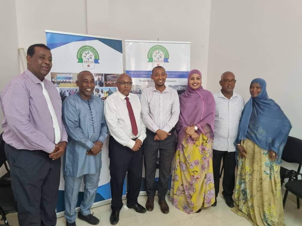 LiveDjib's tweet photo. Une cérémonie de passation de service s'est déroulée, ce matin, Mercredi 15 Juin 2022 , au siège de L'ANCLD, entre l'ancienne Maire de la ville de Djibouti Marwo #Fatouma #Awaleh #Osman et le Président du Conseil Régional de Tadjourah , M. #Omar #Houssein #Omar.
#Djibouti https://t.co/AsYByY5Fxd