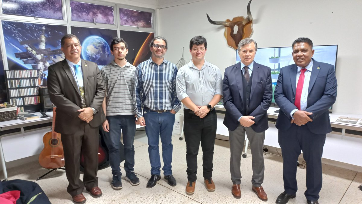 jonamicr's tweet image. Ayer martes recibimos en el #fablab del @IICAnoticias  al Hon. Zulfikar Mustapha Ministro de Agricultura de #Guyana. Nos encantó que el proyecto en #tortugasmarinas le ha llamado la atención, este país tiene mas de 400 km de costa oceánica, oportunidad para lo cual trabajar