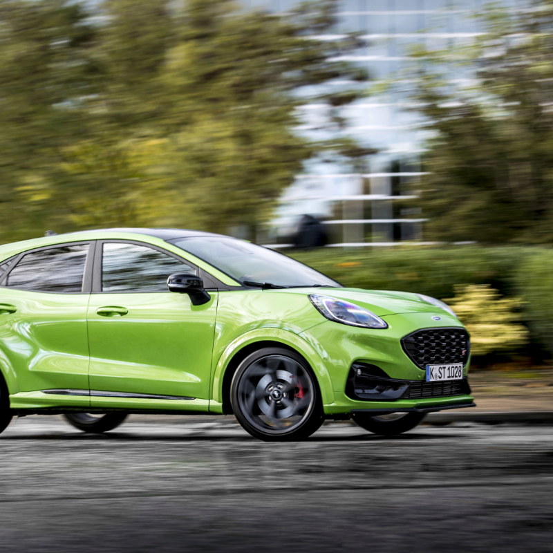 FordNewsEurope's tweet photo. Put the comfort into performance with spine-friendly sport seats in the #FordPumaST.
Read all about them on our #FordBlog. 👇