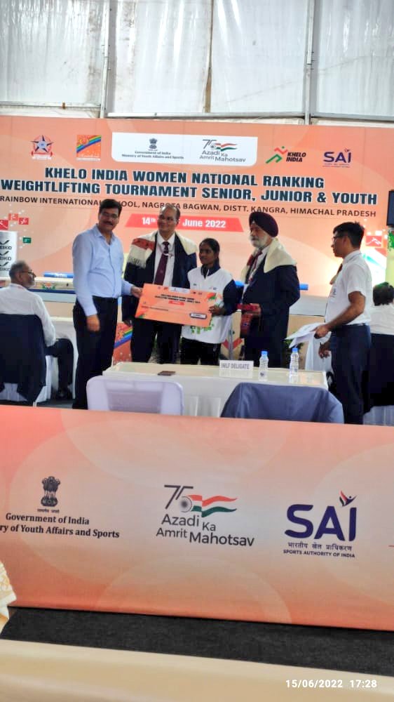 ChhatrapatiSai's tweet image. SAI NCOE Aurangabad&apos;s #Weightlifter
HARSHADA GARUD won🥇 (snatch-69, clean&amp;amp; jeark-82 total-151)&amp;amp;

SHERIN BEANY@ 4th place in 45kg Junior at #KheloIndia Women National Ranking #Weightlifting Tournament (Senior,Jr &amp;amp; Youth) held at Nagrota Bagwan, Kangra, H.P.

@Media_SAI @PIBMumbai