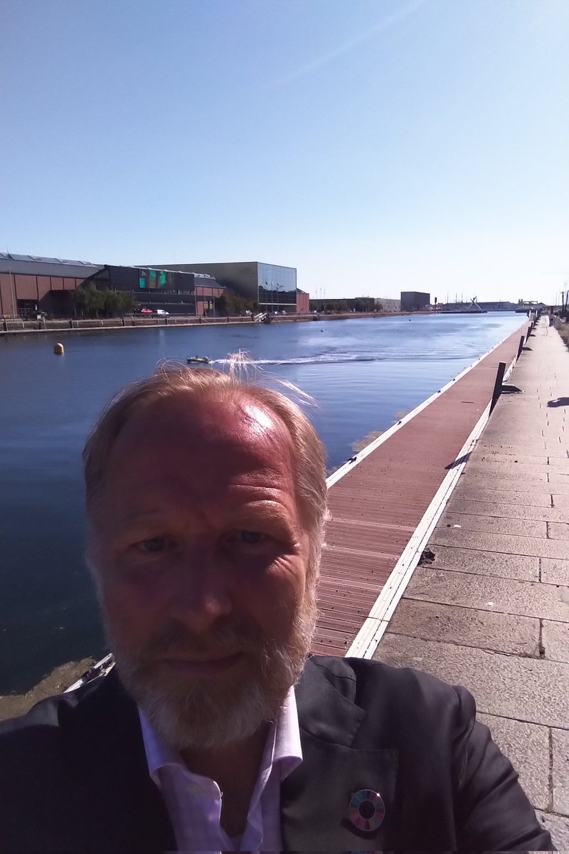 EOPSA_EU's tweet photo. A l'occasion des 8ème #AssisesEMR, @RolandTeixeira nous à représenté et rappelé l'importance d'une filière marine decarbonnée avec l'électricité à quai = air &amp; eau!
Merci pour l'organisation et le magnifique acceuil @LeHavre_N @JBGastinne @ser_enr https://t.co/AUyxL8vDfI