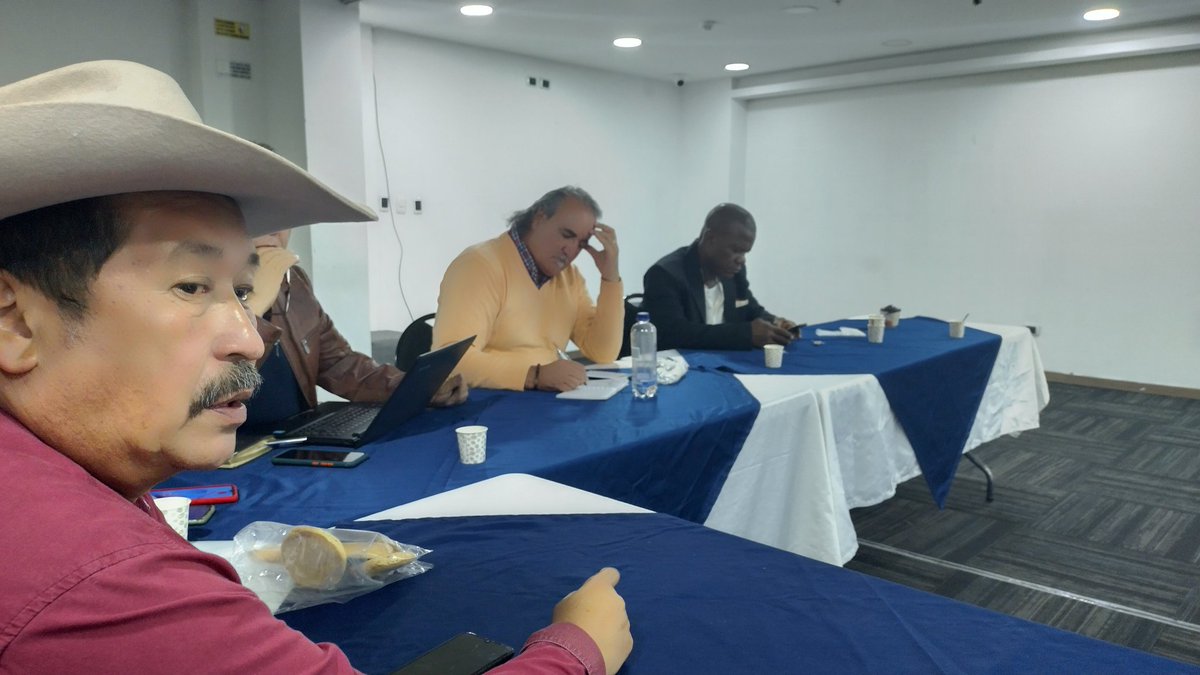 PFendidoc's tweet photo. Continúa reunión Junta Nacional @PFendidoc definiendo la acción de los Directivos Docentes de las filiales de la organización y la intervención programática en los diferentes escenarios de discusión de la política educativa. Unidos en el propósito !! https://t.co/fTpIwYuegm