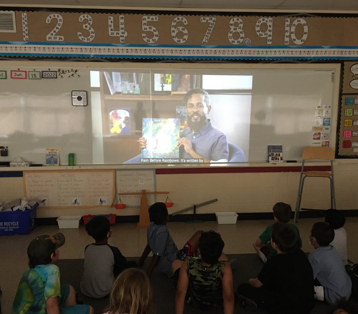 Students in 2/3B at <a href="/QWrdsb/">@QueenElizabethPublicSchool</a> enjoyed listening to a story read by <a href="/WRDSBdirector/">WRDSBDirector</a> jeewan chanicka! We loved the illustrations and messages of hope 😊 #🌧before🌈
