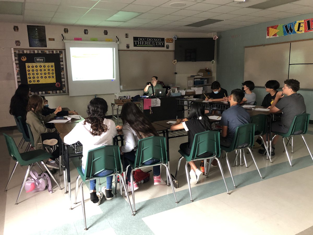 LyndaFarias1's tweet photo. KMATH Reporting - Jump Start to 6th math camp is happening now at all Middle Schools #students are getting ready for next year @McAllenISD @elma_pinon @fossumfalconms1 @TerriersTravis @cobras047 @stallions045 @bmsdobies @deleon046 https://t.co/FS1WEAOIoA