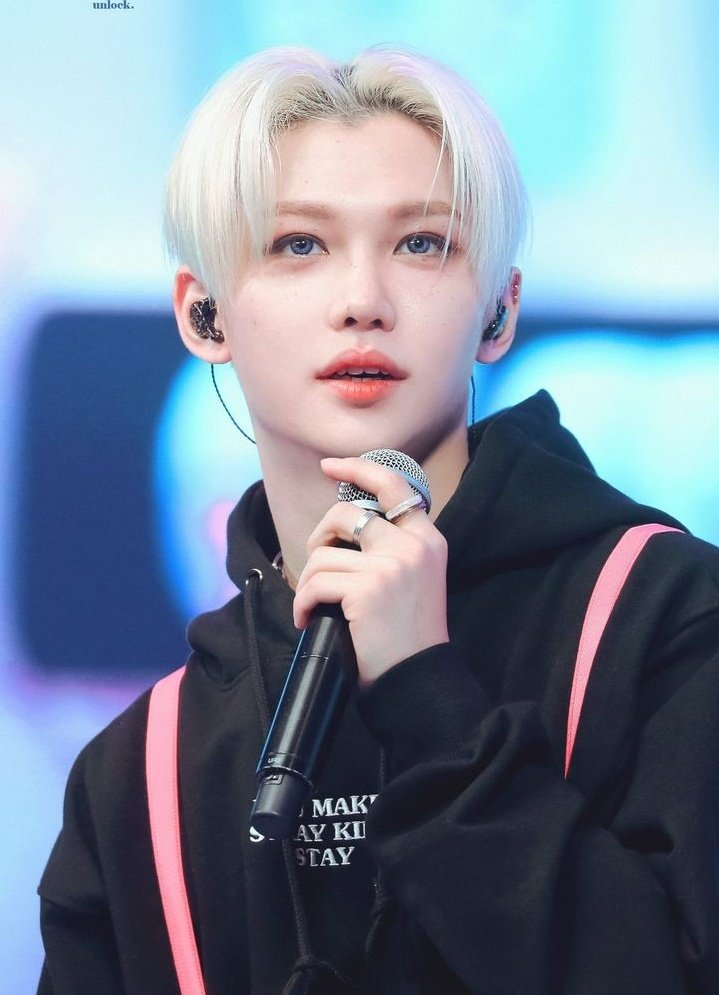 vlivelino's tweet photo. lee felix live/raw vocal appreciation
❃ a thread https://t.co/yL1VjvNtCf