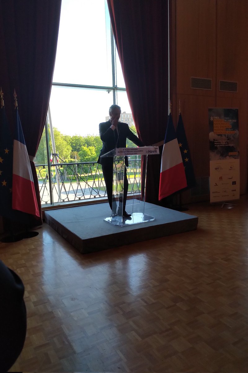 EOPSA_EU's tweet photo. A l'occasion des 8ème #AssisesEMR, @RolandTeixeira nous à représenté et rappelé l'importance d'une filière marine decarbonnée avec l'électricité à quai = air &amp; eau!
Merci pour l'organisation et le magnifique acceuil @LeHavre_N @JBGastinne @ser_enr https://t.co/AUyxL8vDfI