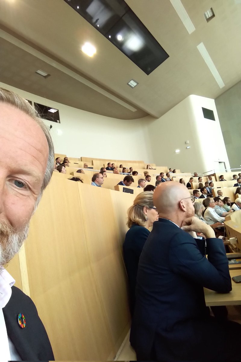 EOPSA_EU's tweet photo. A l'occasion des 8ème #AssisesEMR, @RolandTeixeira nous à représenté et rappelé l'importance d'une filière marine decarbonnée avec l'électricité à quai = air &amp; eau!
Merci pour l'organisation et le magnifique acceuil @LeHavre_N @JBGastinne @ser_enr https://t.co/AUyxL8vDfI