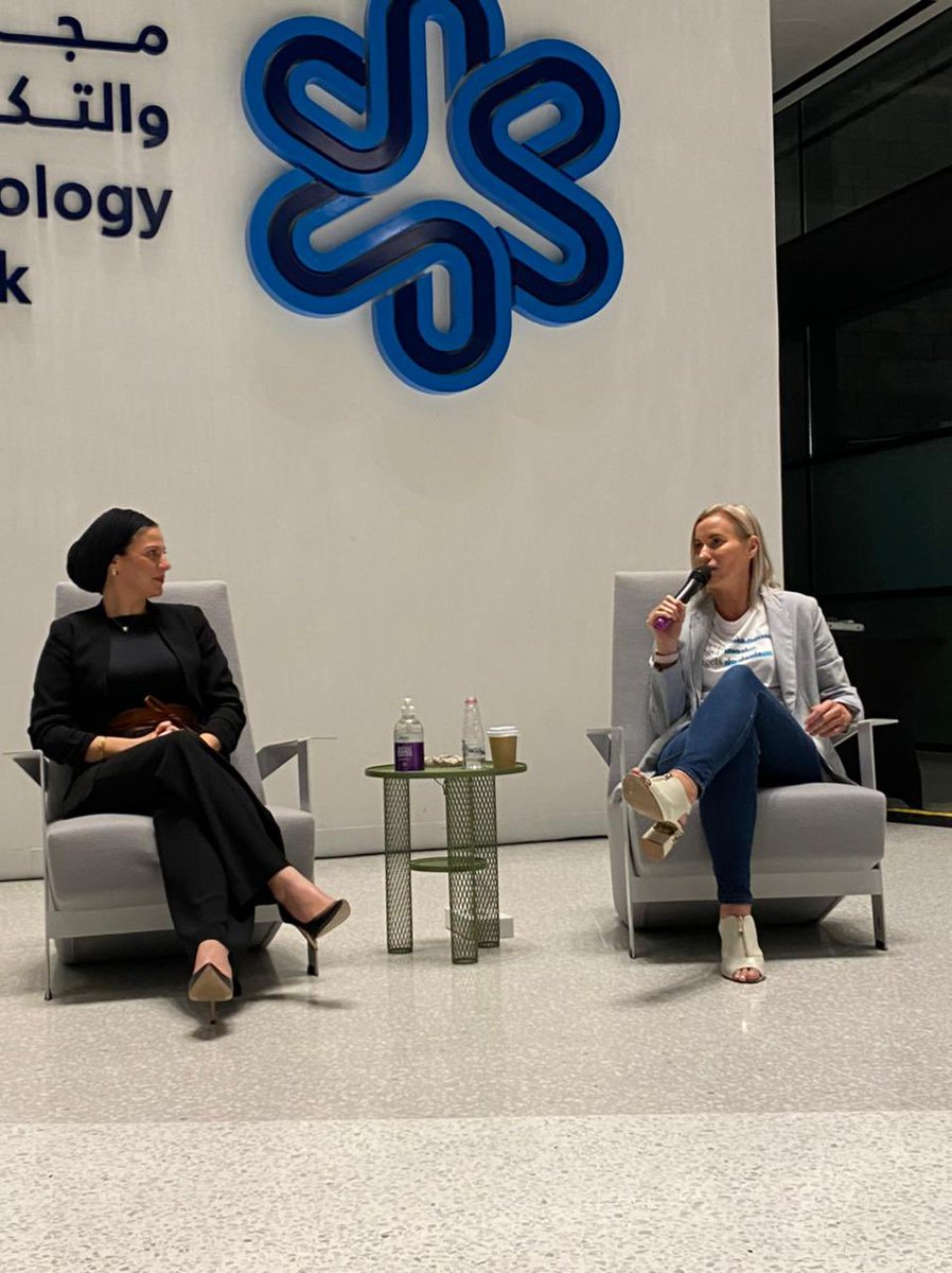 2022Angels's tweet photo. Energy lifting evening @srtipark discussing #angelinvesting #duediligence #angeltips with @TrishkeatingUAE @Legal_Circle_ https://t.co/KkcVuZqSmt