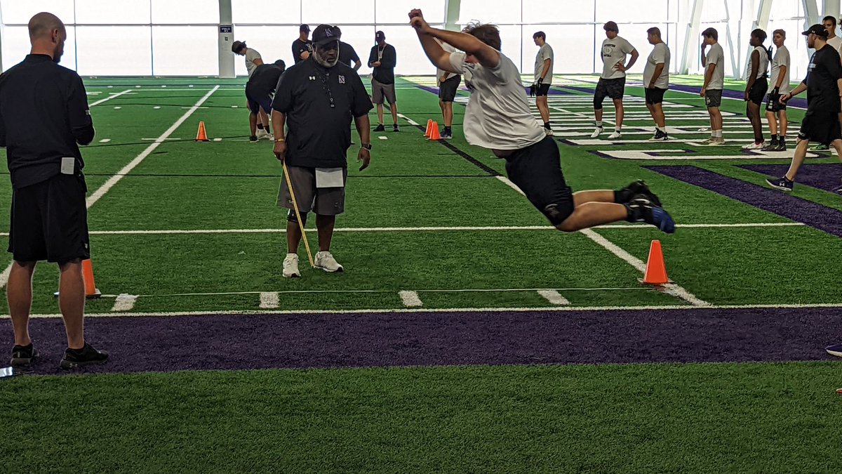 EnzoBenzan's tweet photo. 8' 1" on my first try at @NUFBFamily camp.  Looking to improve on this.

@apjacobs @FrithRobert @SoCoastLeague @sjhhsfootball @OLINEPRIDE https://t.co/CLrsPwYQQQ