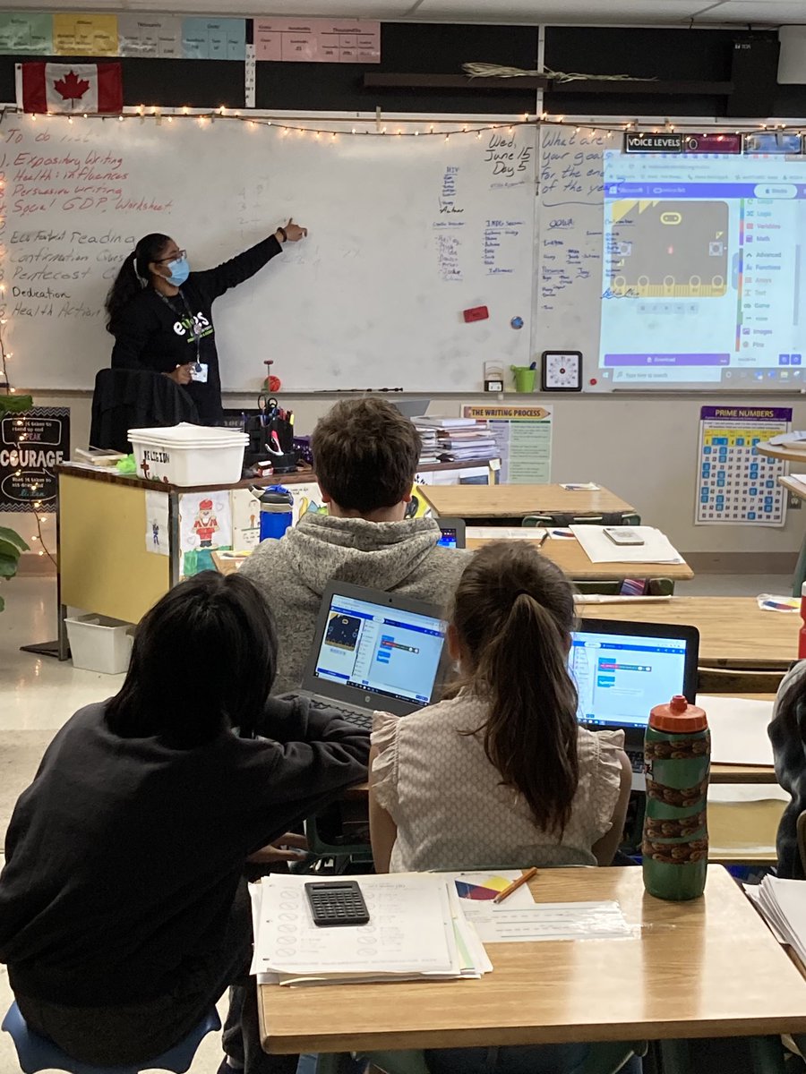 MikeZylak's tweet photo. Super fun day of coding with Eyes Regina! Always great to have guest facilitators in our room! These students love their science! ⁦@RCSD_No81⁩ ⁦@StFrancisRCSD⁩ https://t.co/OdYJ8KT9fK
