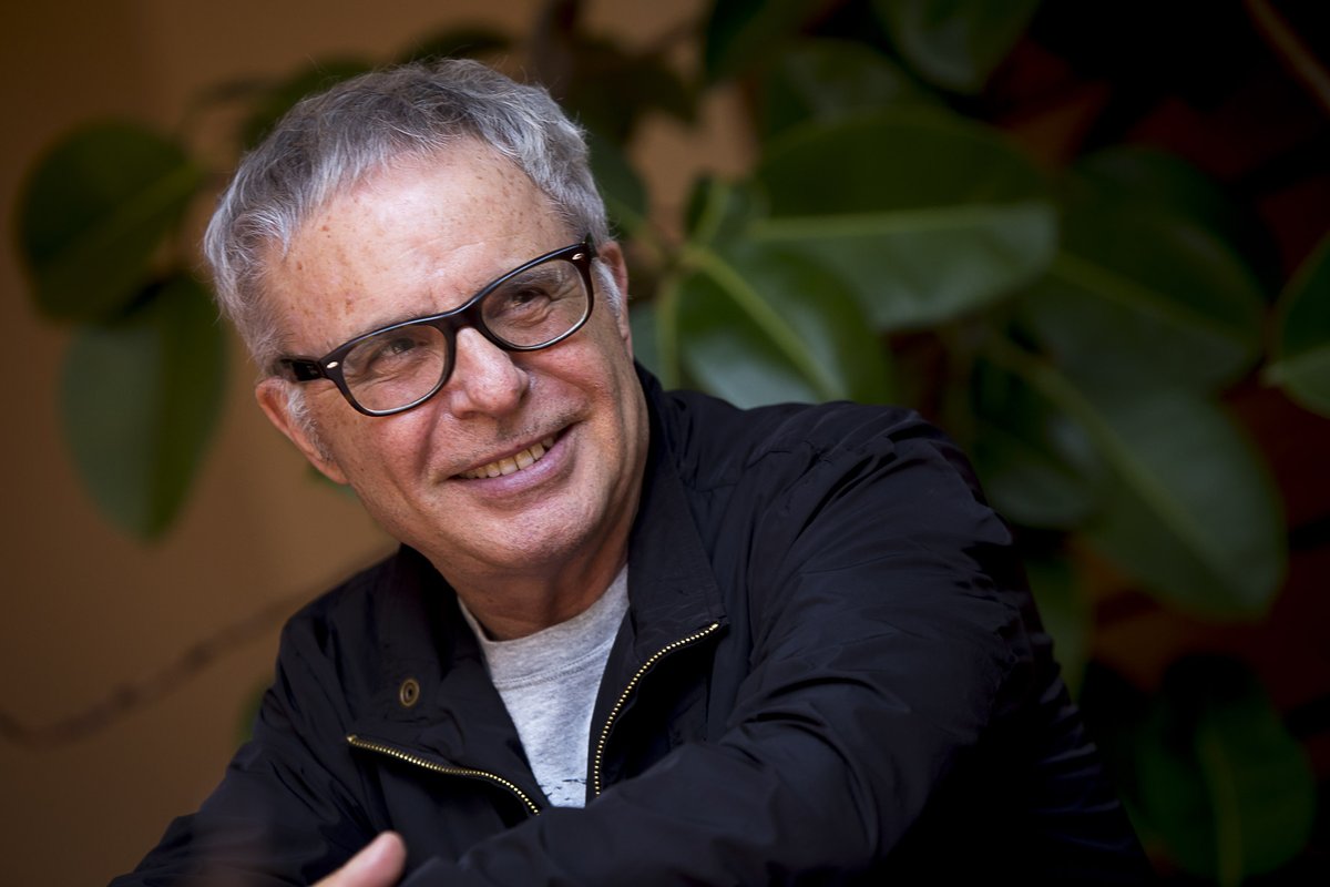 Aquest dilluns , a Solano i Tur en som 3, ve a conversar amb Ximo i Joan, l'escriptor Ferran Torrent.🖋📚
<a href="/SITensom3/">Solano & Tur en som 3</a> 

Als comentaris obrim la bústia de preguntes que voleu fer-li.⬇