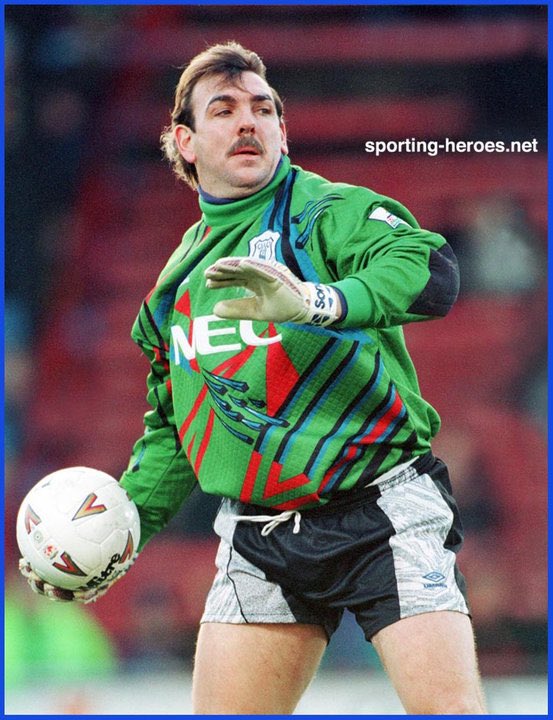 It’s me birthday so had to make this one special. 

The best keeper combo Nev wore🟢⚫️