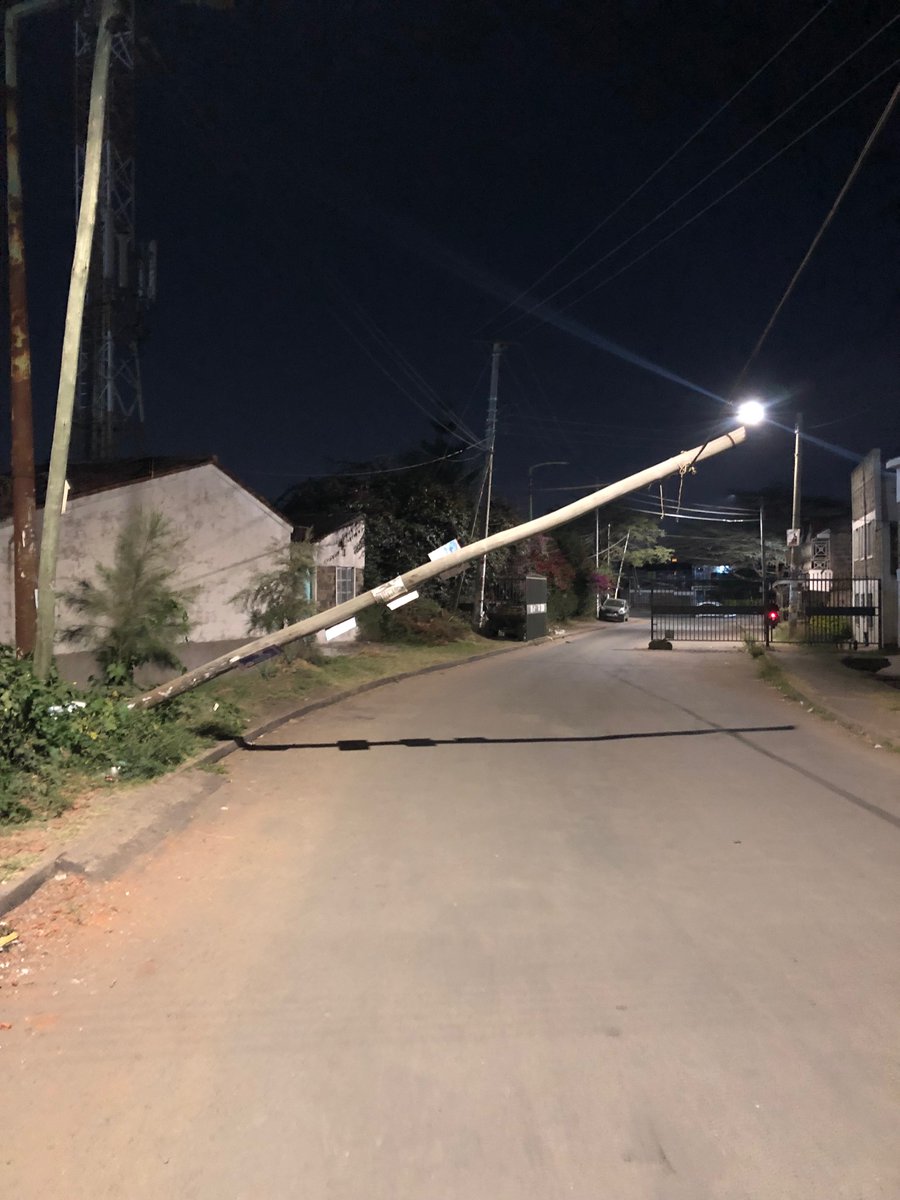 NebtheMC's tweet photo. @Safaricom_Care @Zuku_WeCare Amasya Crescent, Buruburu Phase 4. Kindly care for the residents here, I don’t know which company it belongs to, but you’re the only providers here. https://t.co/hAVO5zd5hx