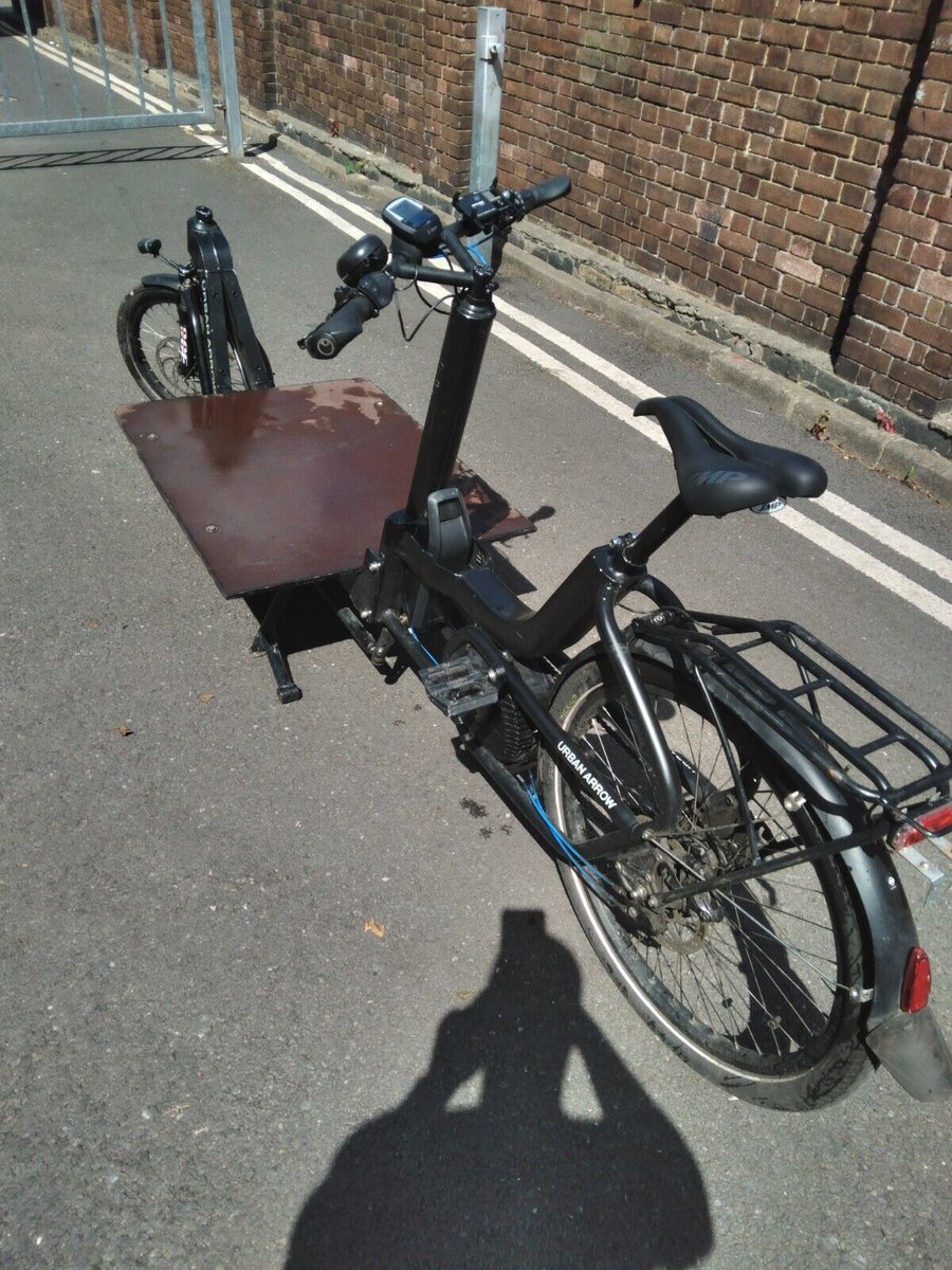 This is Taz, and Taz has been STOLEN. Last seen in N16 this weekend, Taz is now on eBay listed by a "Vernon" who has replaced our custom front by a flatbed. Do not buy Taz and keep your eyes peeled! 👀 please RT @stolenride #GetTazHome