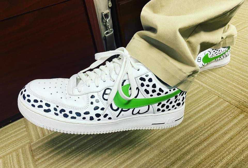 BASISed's tweet image. Mr. Evans showing off his Dalmatian pride during the summertime with these new sweet sneakers! Proud to be a BASIS Scottsdale Primary West Dalmatian! 🐾💚😎 

#basisscottsdaleprimarywest #dalmatianpride #daisythedalmatian #bspw