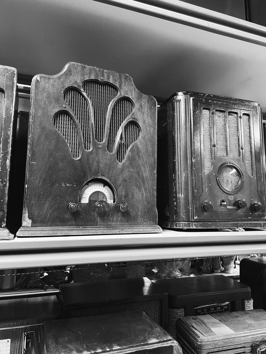 UniStudiosLot's tweet photo. Turn up the stereo! No matter what decade or era your production or event is portraying πΆπ»πΏ
#onthelot #setdecoration #uniproperty https://t.co/drXmdrsNgc