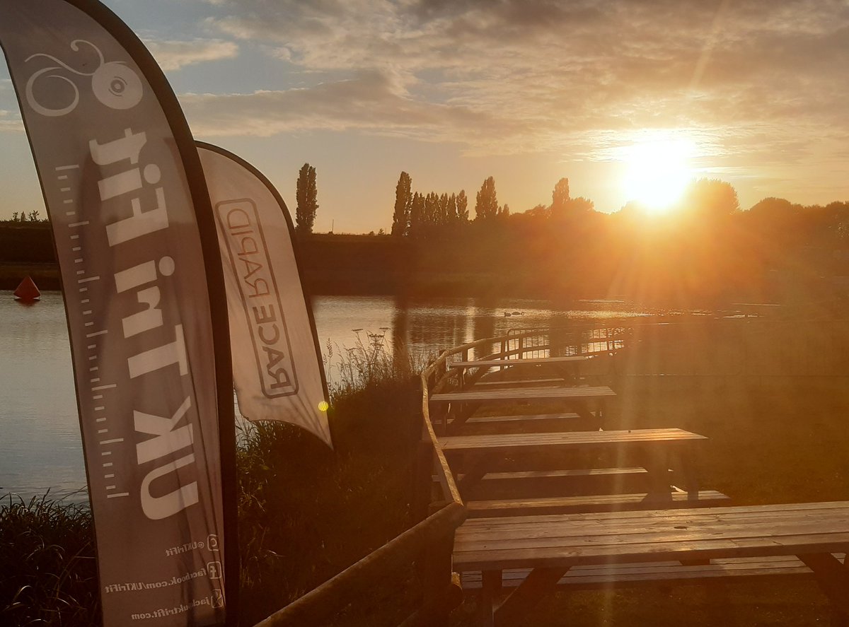 Absolutely perfect evening for a dip <a href="/RaceRapid/">Race Rapid</a>. English aquathlon championships on Sunday. Rain forecast 🤦‍♂️