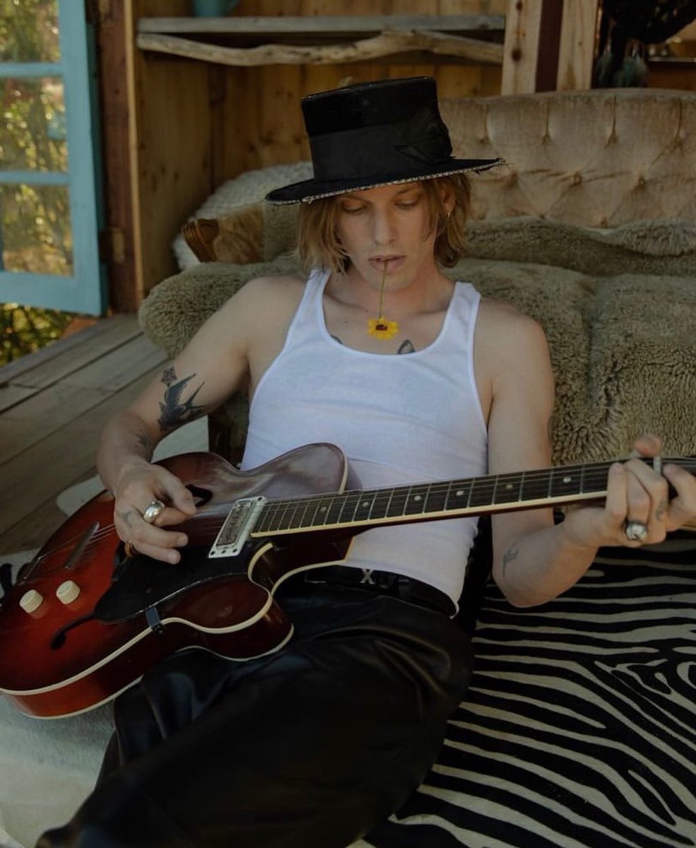 JamieBower_Fr's tweet photo. Photoshoot of Jamie for Foxes magazine cover. 2/2 https://t.co/SB70VLEkrr