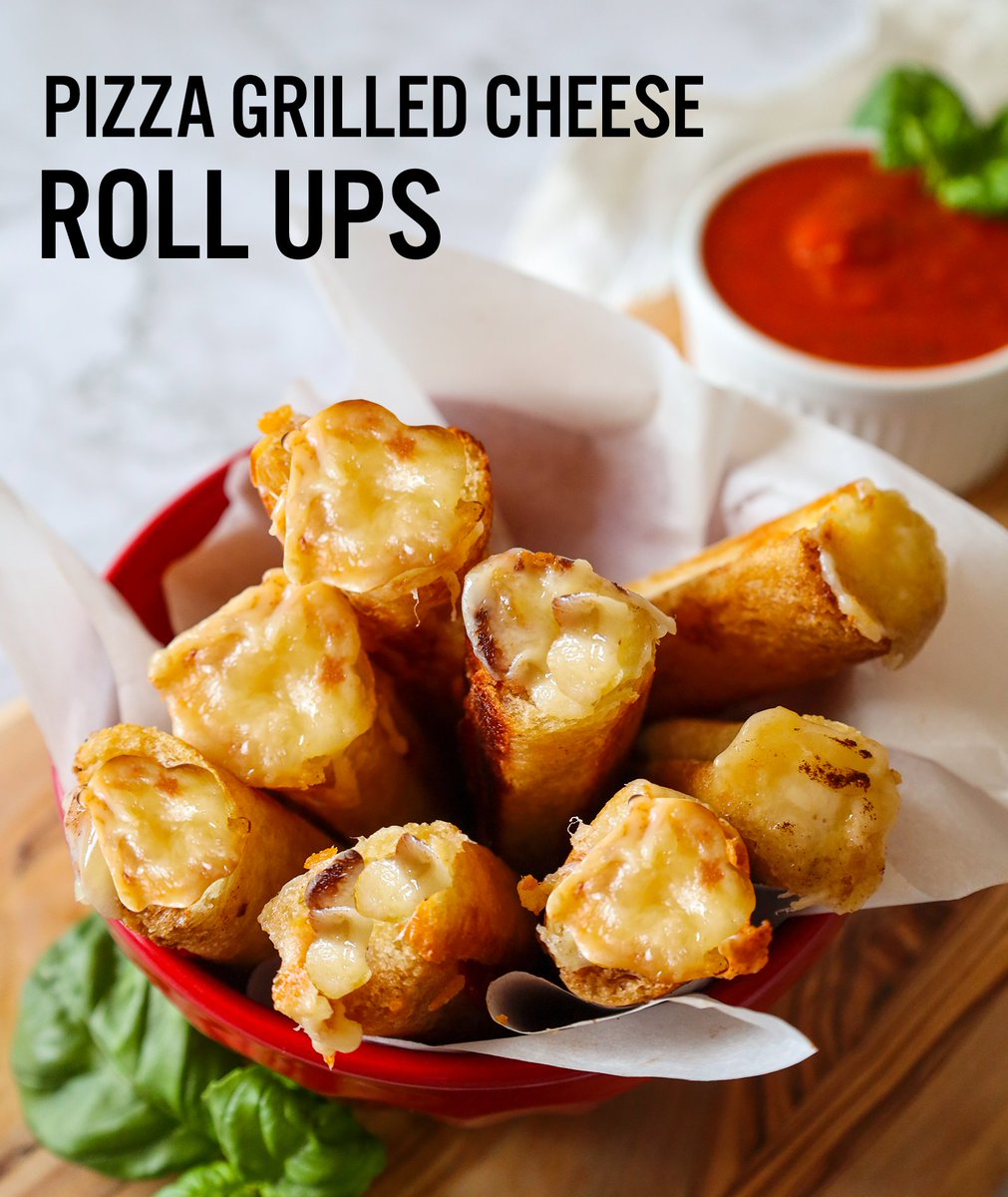RealCalifMilk's tweet image. Your two favorite comfort foods rolled into one 😍 Savor the CA provolone, mozzarella, and butter in this combo that always hits. Check out the recipe in our link in bio! #SnackHappy #RealCaliforniaMilk
