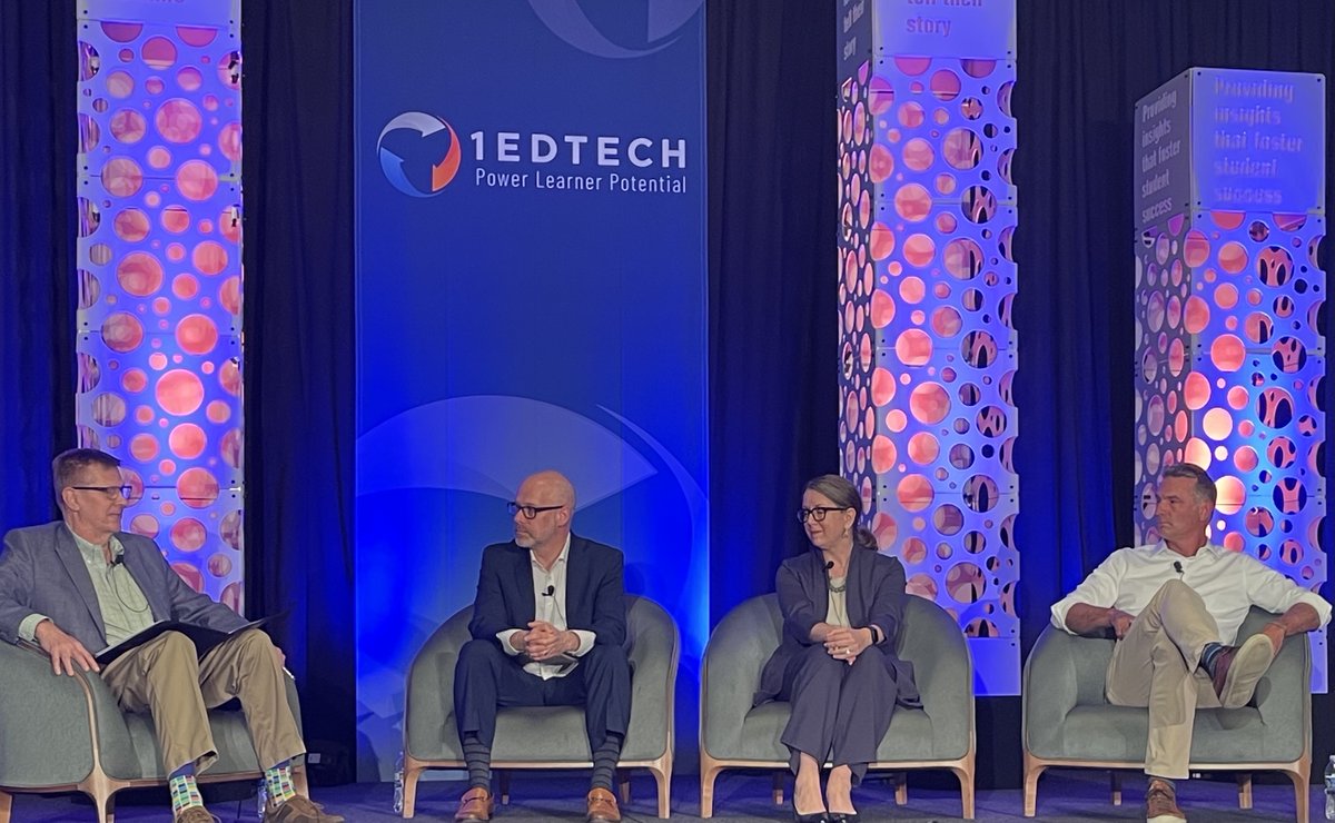 vitalsource's tweet image. A great session and an important conversation today at @LearningImpact conference.