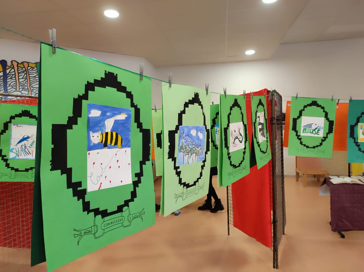 ClgLesPyramides's tweet image. "TOUS GREETERS" Vendredi 10 juin 18h, a eu lieu le vernissage de la Classe à PACTE en partenariat avec la @SN_Essonne, Franck Senaud pour l'association @Prefigurations et le Collège les Pyramides. Un projet soutenu par la @daacversailles et la Cité Éducative d'Evry-Courcouronnes