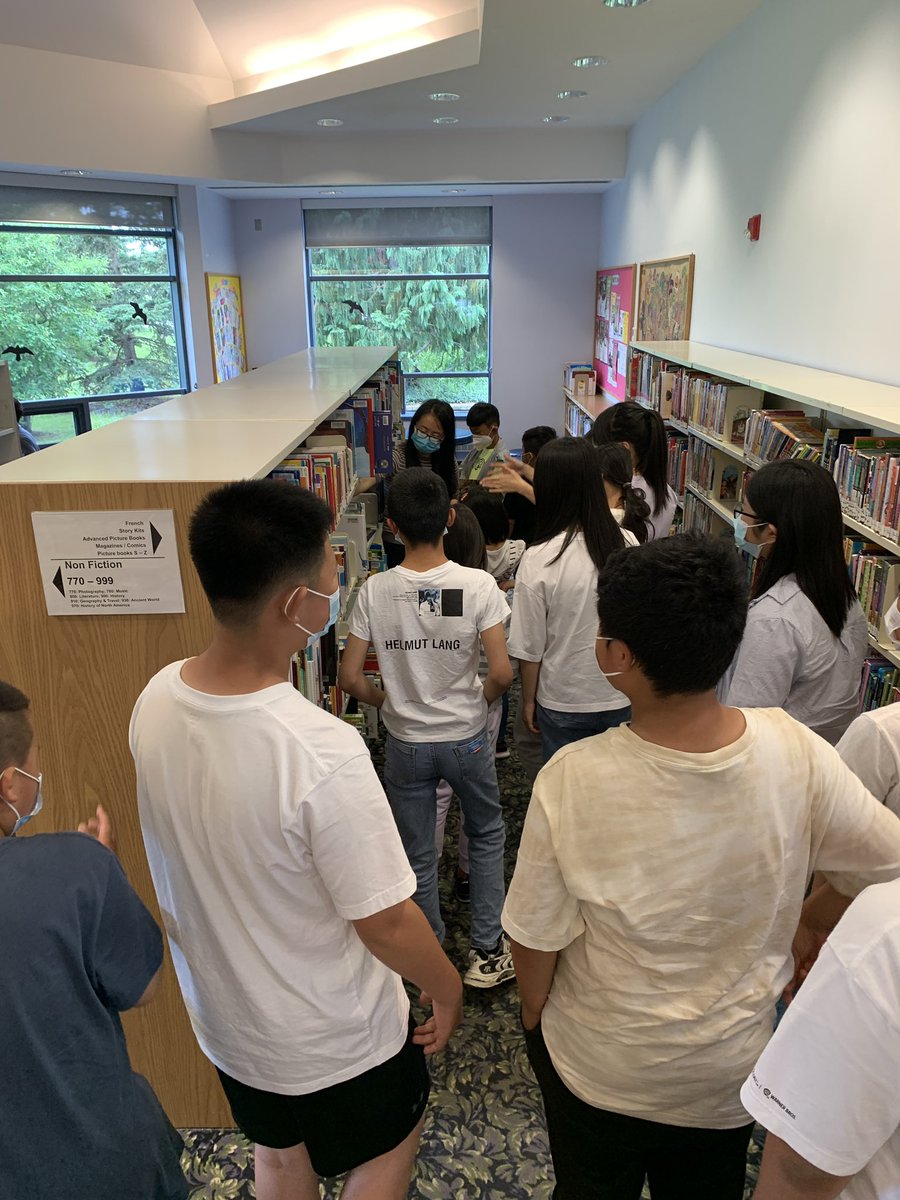 MsJZhang's tweet photo. Our students @TDSB_BandBPS had a fabulous time at the Goldhawk Park @torontolibrary! Thank you, Fanny for showing us around and sharing some great info! @tdsb @LC3_TDSB @msctsang https://t.co/xQ9bagOqli