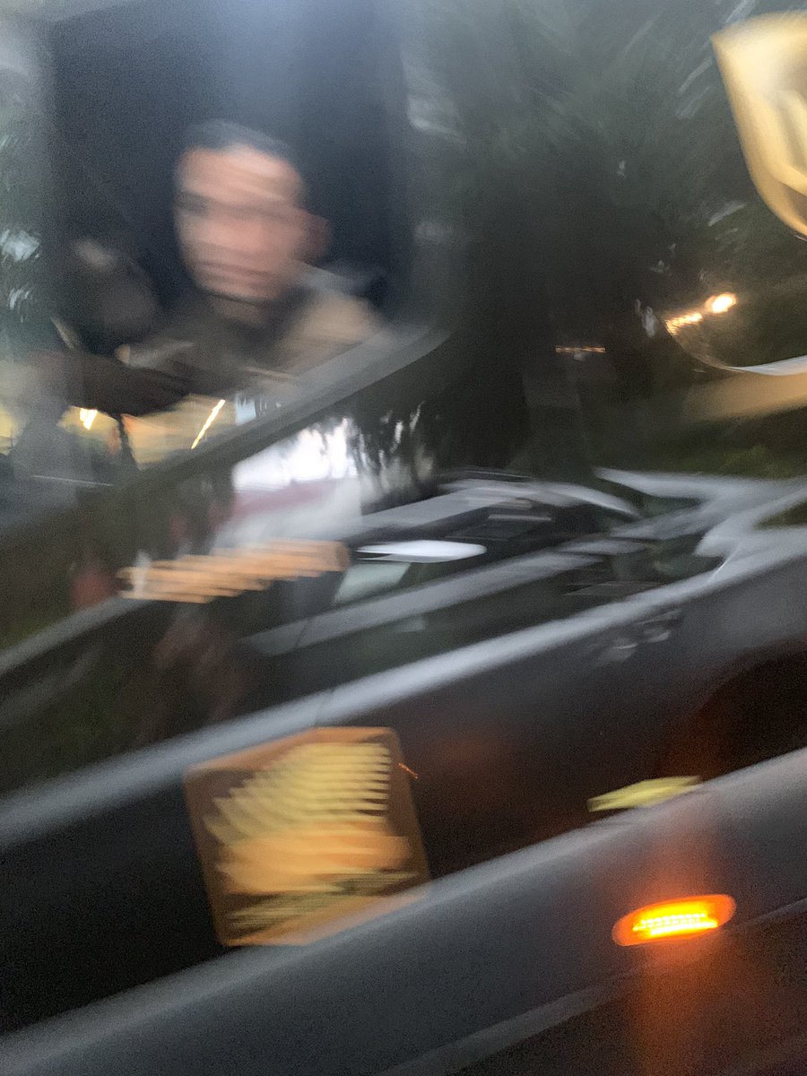 Feerphilippe's tweet photo. @UPSMexico quiero reportar a esta camioneta que estuvo a punto de atropellarnos después de vernos cruzar la calle, no dudó ni un segundo en frenar y mi perrita se lastimó. ¿Que procede? Necesito una respuesta. No suelo hacer este tipo de tweets pero me pareció importante reportar https://t.co/aJmFXQEOxD