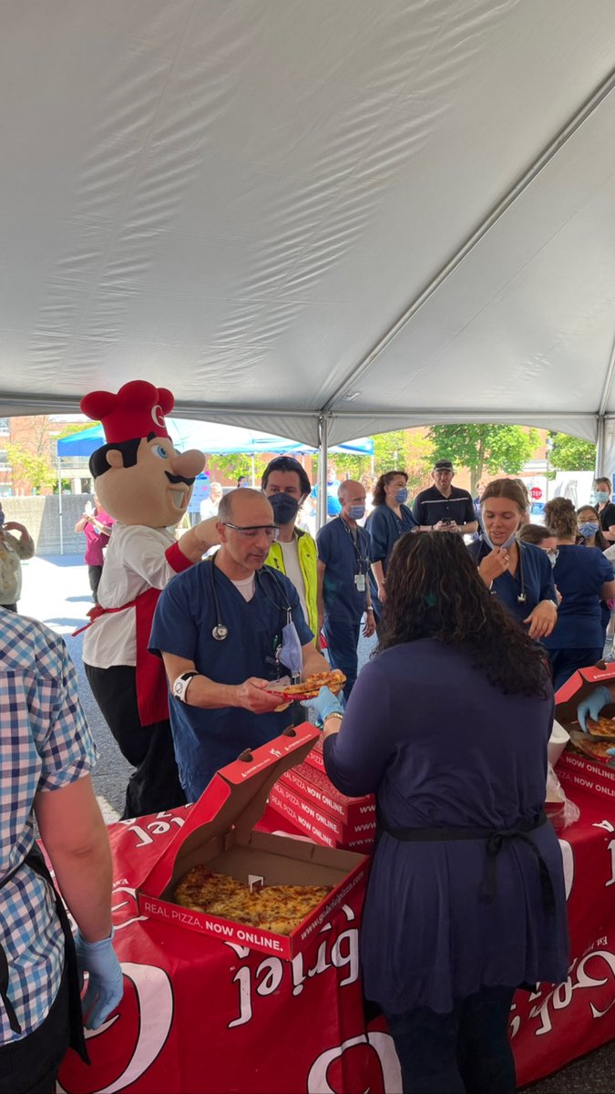GabrielPizza's tweet photo. It’s been a busy few days serving up slices to the nurses, doctors and support staff @OttawaHospital Civic, Riverside, Irving Greenberg Cancer Centre and Prince of Wales office. 1 day to go! General campus here we come. #TOHSAW https://t.co/Nio0FUVFmA
