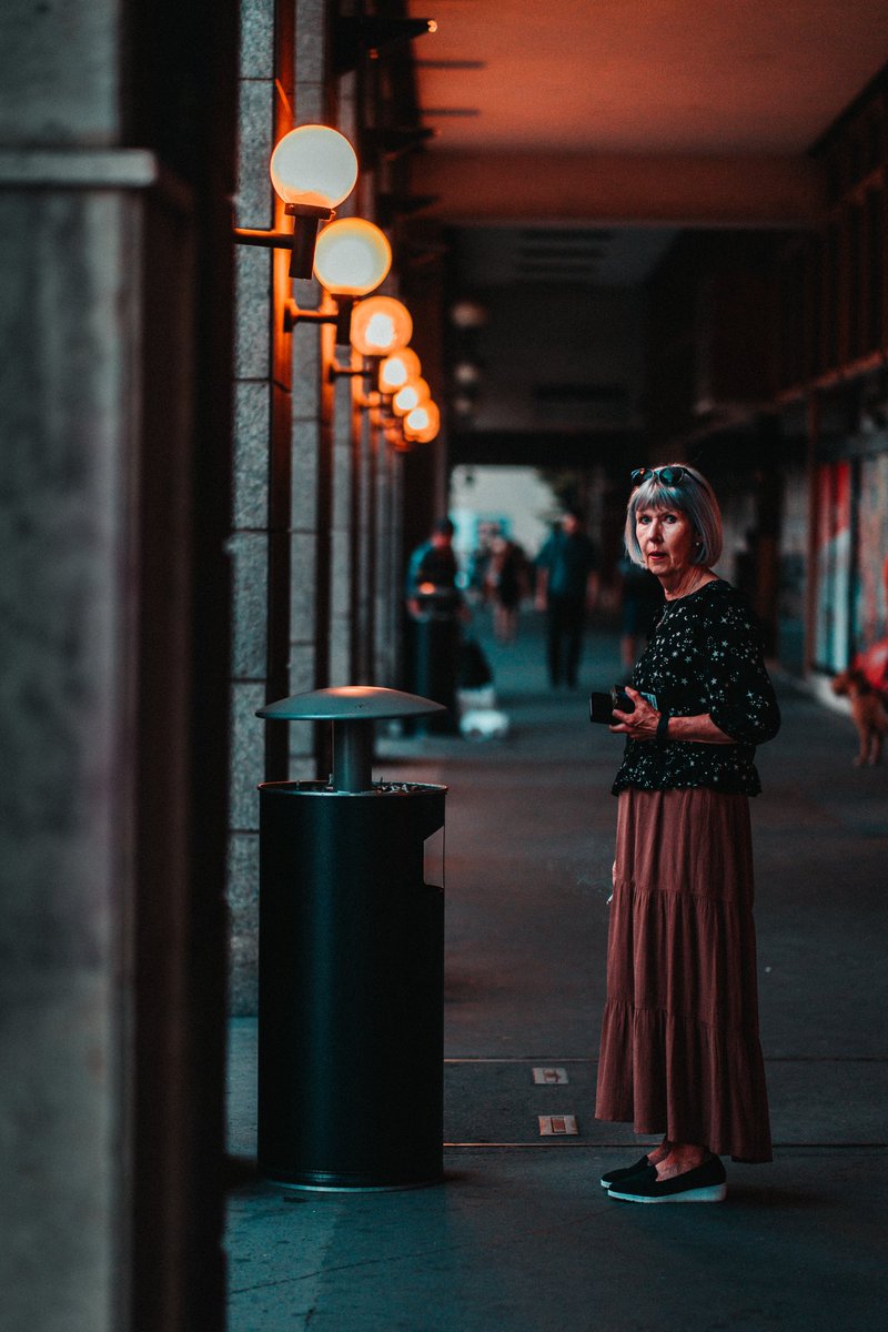 chemic's tweet photo. egy cigaretta 🚬 #85mm #sonya7c #a7c #streetphotography https://t.co/L92GQOGIM4