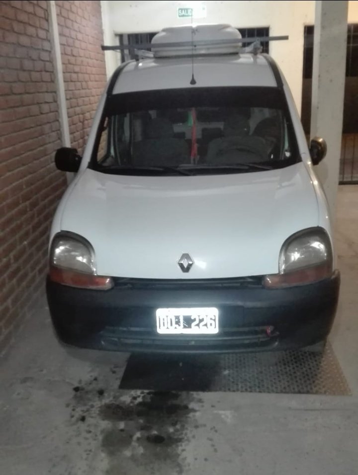 valeeluceeroo's tweet photo. Es la camioneta de mi papá..La usa para trabajar se la robaron en la calle San Martin y Fray Mamerto Squiu al rededor del medio día...Si Alguien vio algo les pedimos que nos avisen y si no compartan para que aparezca...Gracias (PATENTE   DOJ 226) https://t.co/VDiabIk3zP