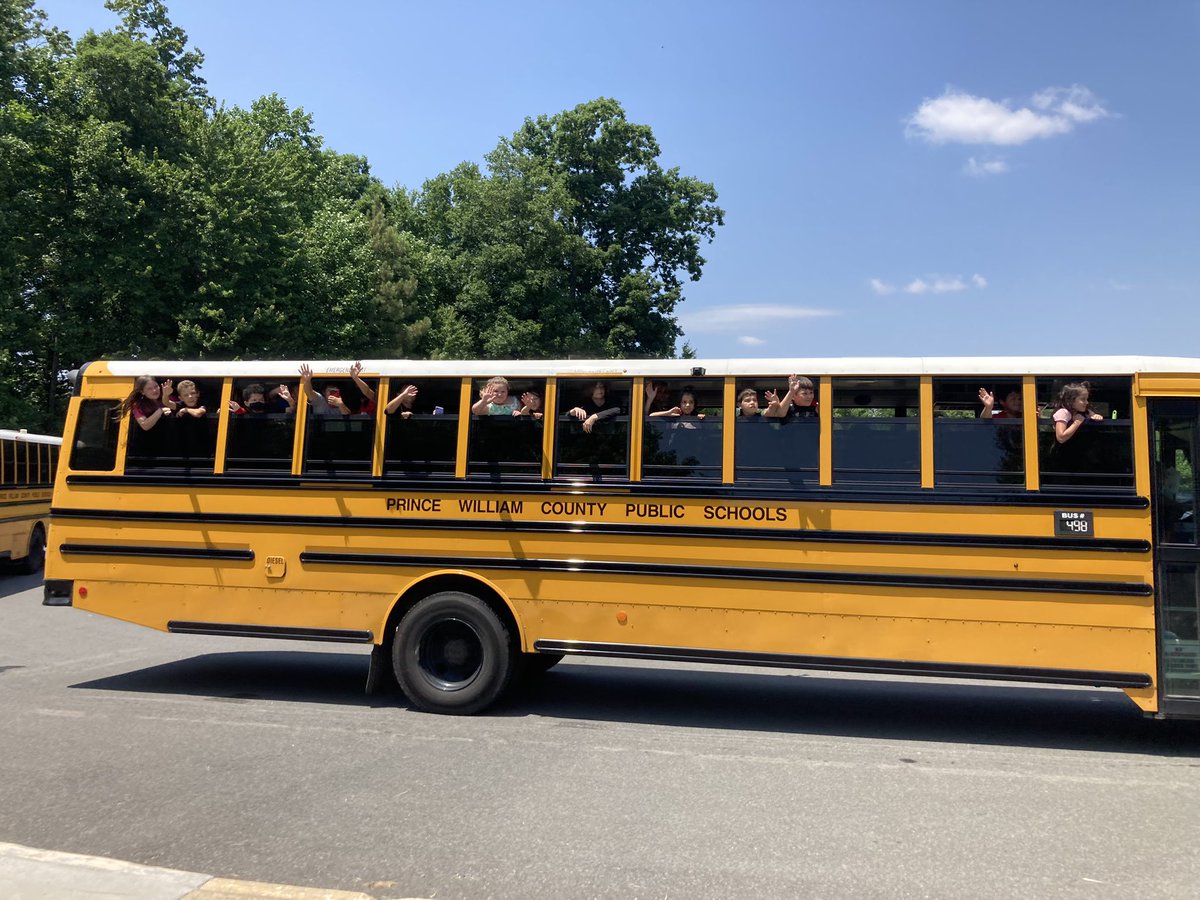 Happy last day of school <a href="/SHESPandas/">Signal Hill ES</a> Have a wonderful and safe summer. Can’t wait to see you again ❤️