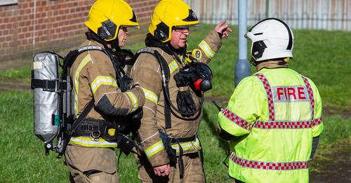 WarksFireRescue's tweet photo. Firefighters will be carrying out a training exercise tomorrow at King Edward College in Nuneaton. There will be several blue light services involved, so please don’t be alarmed if you see a number of emergency vehicles heading to the site, it's all part of a planned exercise. https://t.co/elRcsI3s6W