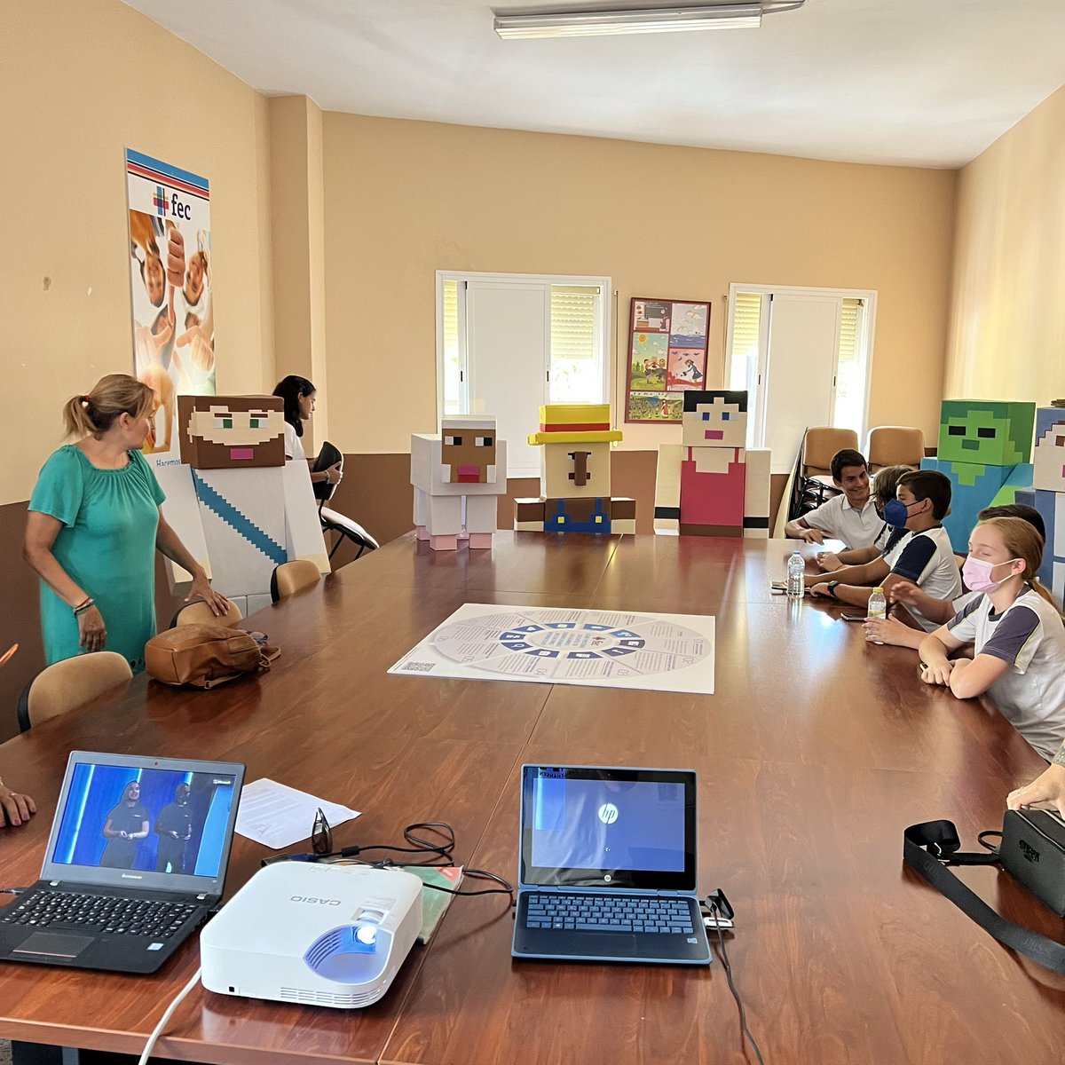 manolocolas's tweet photo. 2º clasificado en el nacional de #jeme2022 trabajazo de nuestros alumnos. Enhorabuena a los demás finalistas. El año que viene vamos a por el 1er puesto💪🏼@L3TCRAFT_EDU @MicrosoftEduEsp @colegiosfec https://t.co/4JLbvMfHsj