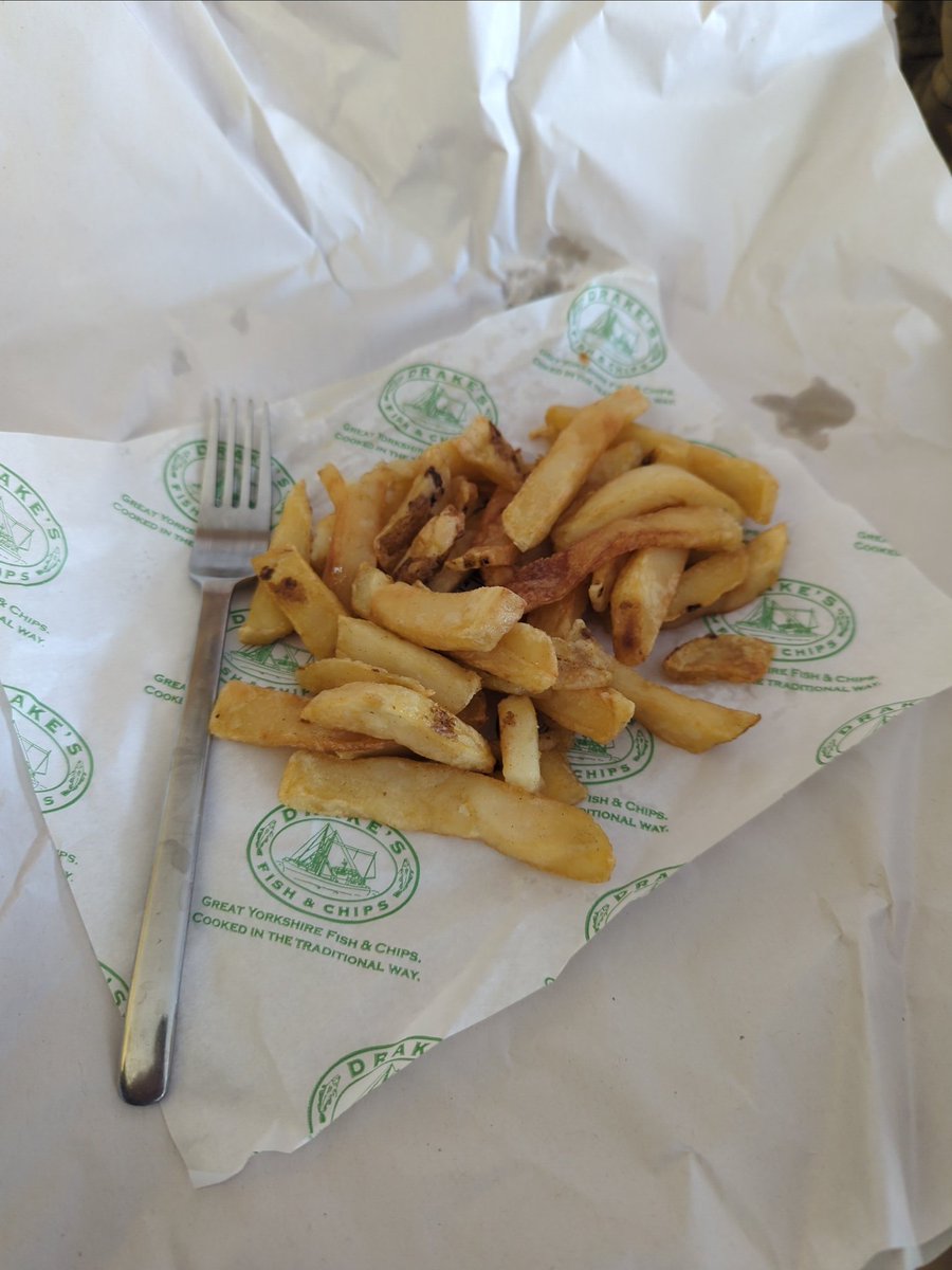 I know I'm on a diet <a href="/DrakesFish/">Drakes Fish&Chips</a> but come on, this is just sad.