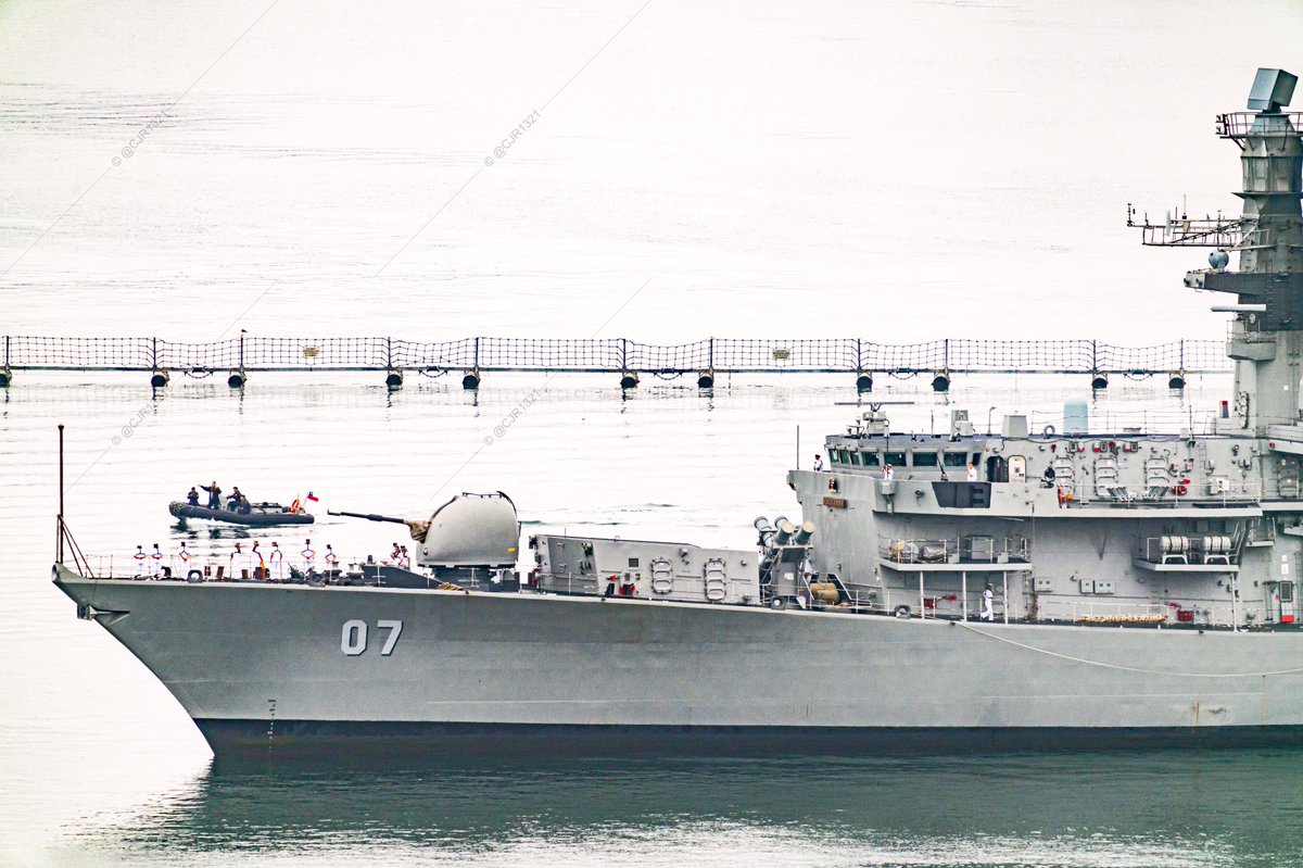 WarshipCam's tweet photo. Chilean Navy Type 23 Duke-class frigate Almirante Lynch (FF-07) (EX-HMS Grafton F80) coming into San Diego - June 15, 2022 #almirantelynch #ff07 @Armada_Chile
* photos courtesy of @cjr1321 https://t.co/Y0IRwEexqA