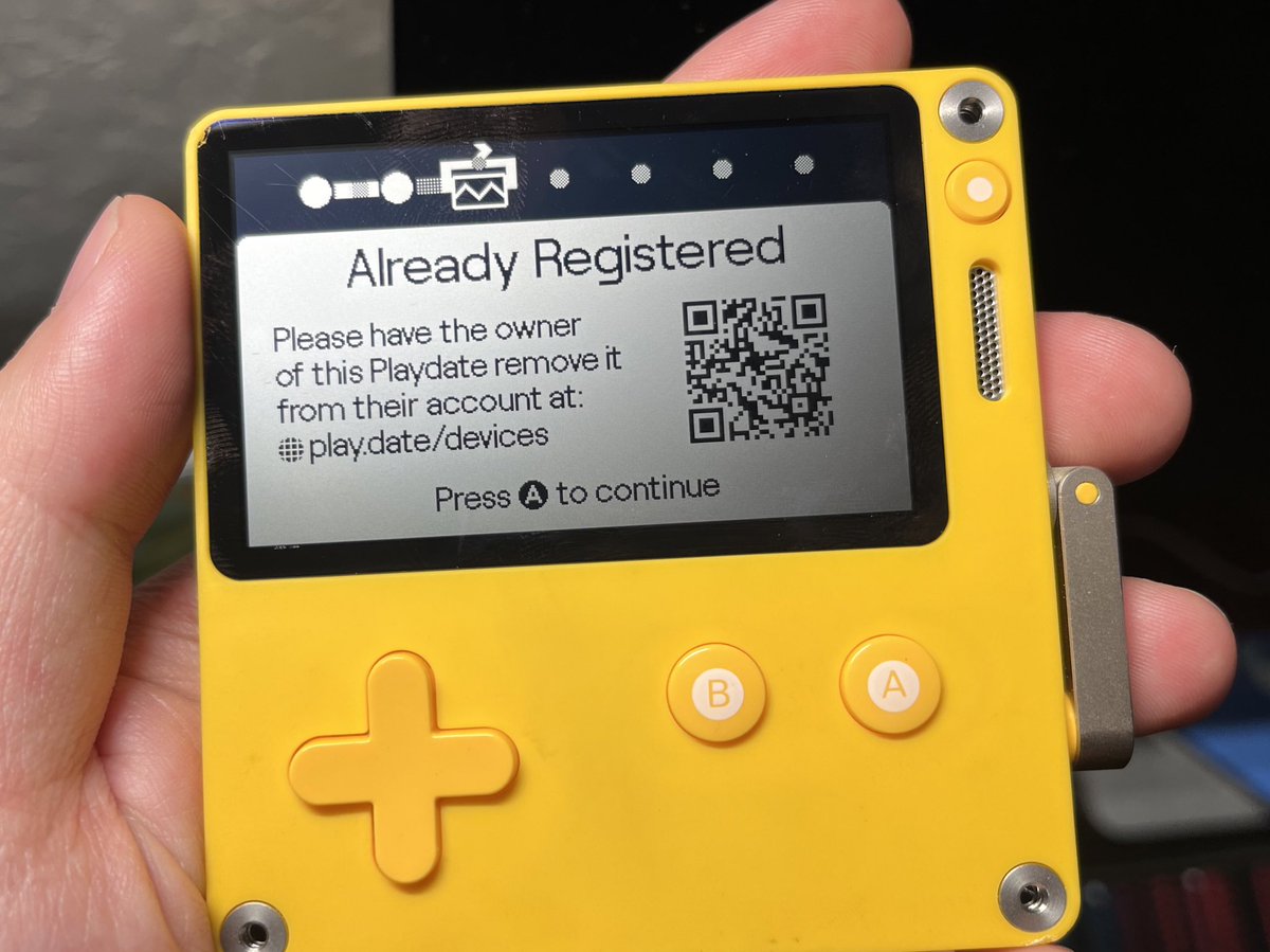 plainrocktweets's tweet image. This @playdate device is already bullshit. (Can’t continue.)