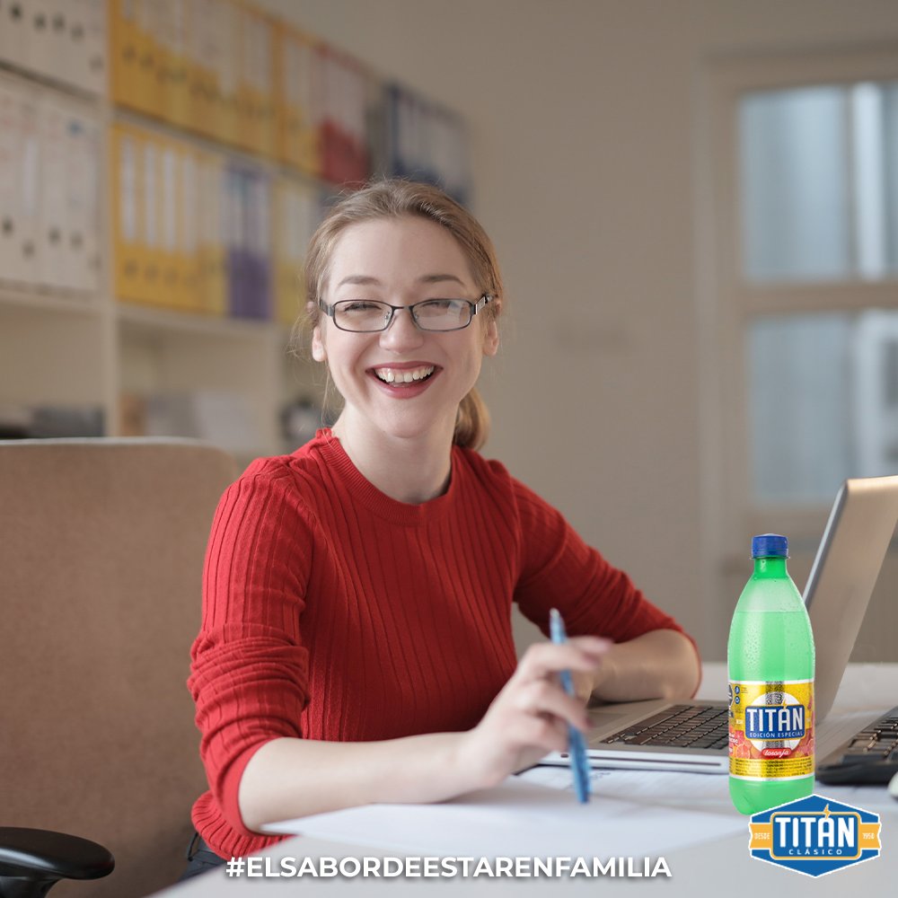 RefrescoTitanmx's tweet image. Nada como terminar tu productivo día bebiendo Refresco Titán. 🕴🏼👔🥤 😋 
 
#DeliciosaTradición
#SaludPorLosBuenosTiempos