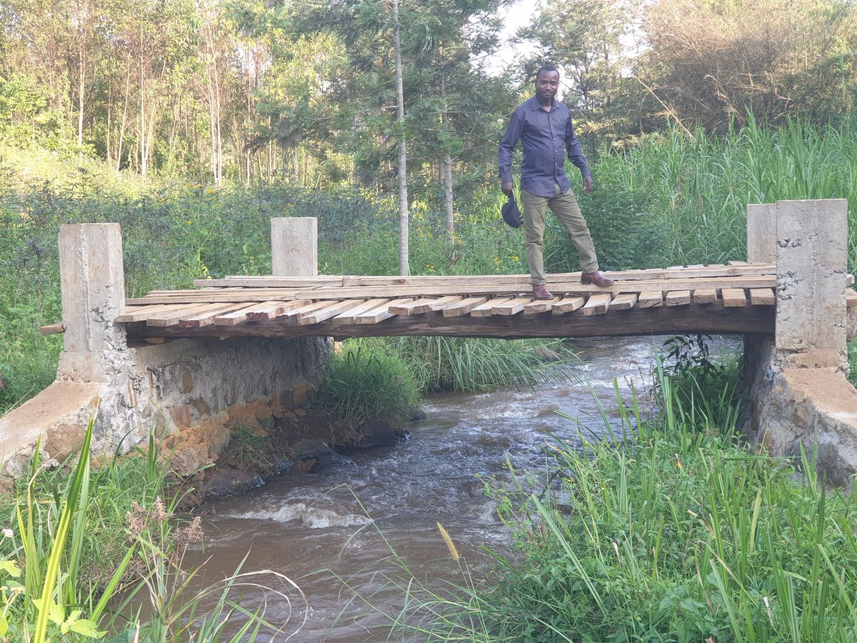 PascalMarhegan9's tweet photo. Qlq part, dans le territoire de KABARE,  au Sud Kivu, RDC. C'est comme un site touristique 👍😄 https://t.co/jomSaksB7i