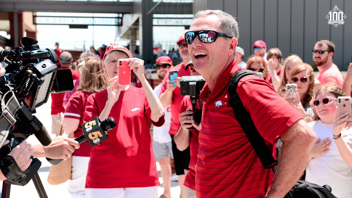 RazorbackBSB's tweet photo. Arkansas, this one's for you! https://t.co/uljGl66z7b