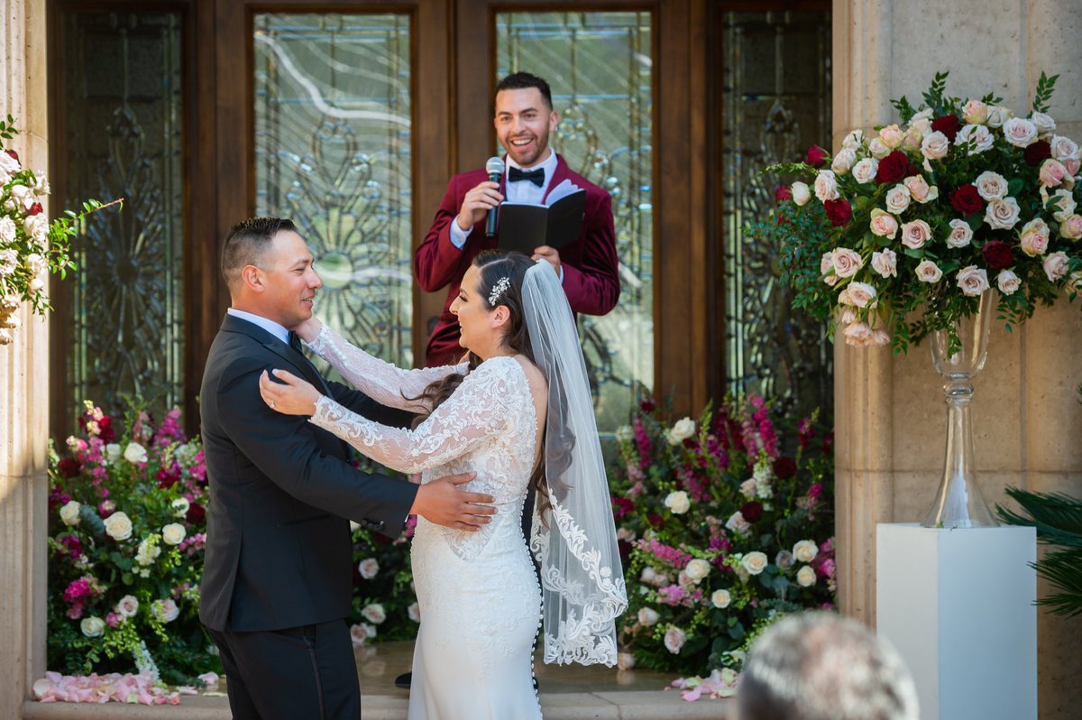 SalV56's tweet photo. Sup Twitter❗️

Just a simple Godly man tryna bring others together through Love, shine their light, and share their story. 
Im legally ordained and licensed to OFFICIATE WEDDINGS. 

Currently in CA but open to travel. 
1 RT would mean the world🙏🏼
Thank you and God Bless! https://t.co/lVOsMGLfJH