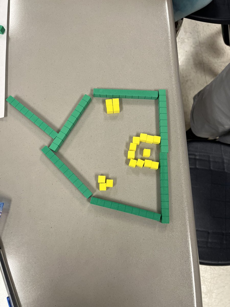 KimberlyMJ1995's tweet photo. Building house that had a value of 88 with base ten blocks. @RFe_RCS #rcssummerschool2022 https://t.co/6ToXrB0X3T