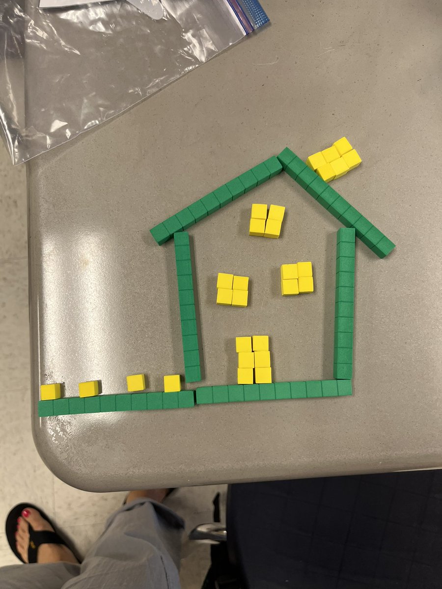 KimberlyMJ1995's tweet photo. Building house that had a value of 88 with base ten blocks. @RFe_RCS #rcssummerschool2022 https://t.co/6ToXrB0X3T